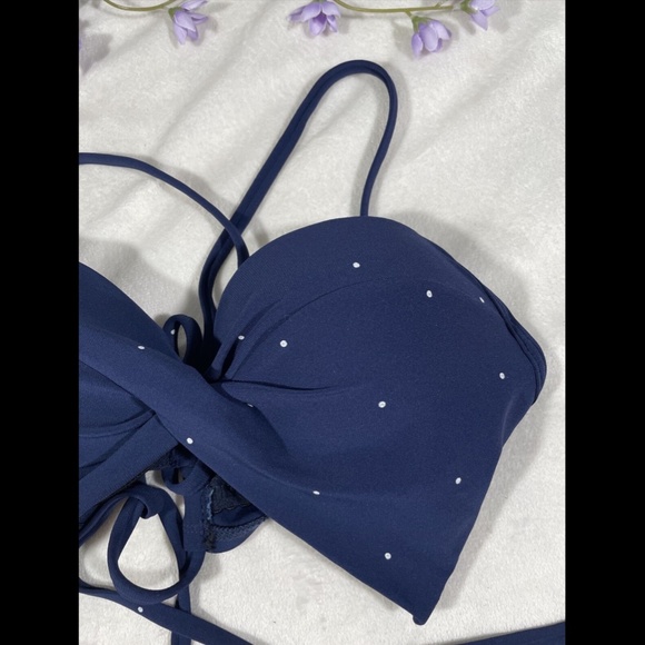 NWD $114 Robin Piccone Jennie Twist Bikini Top‎ in Navy [ SZ Small ] - Picture 7 of 12